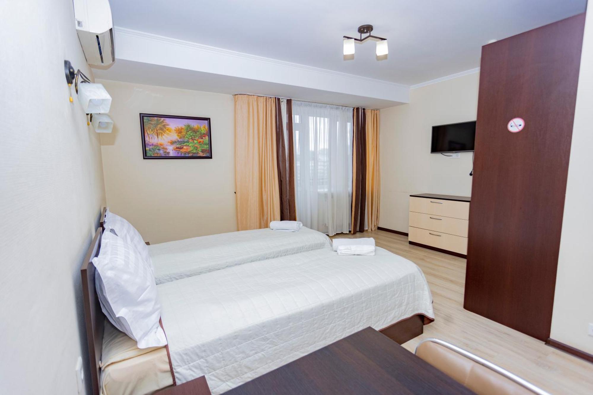 Lolo Hotel تشيسيناو المظهر الخارجي الصورة