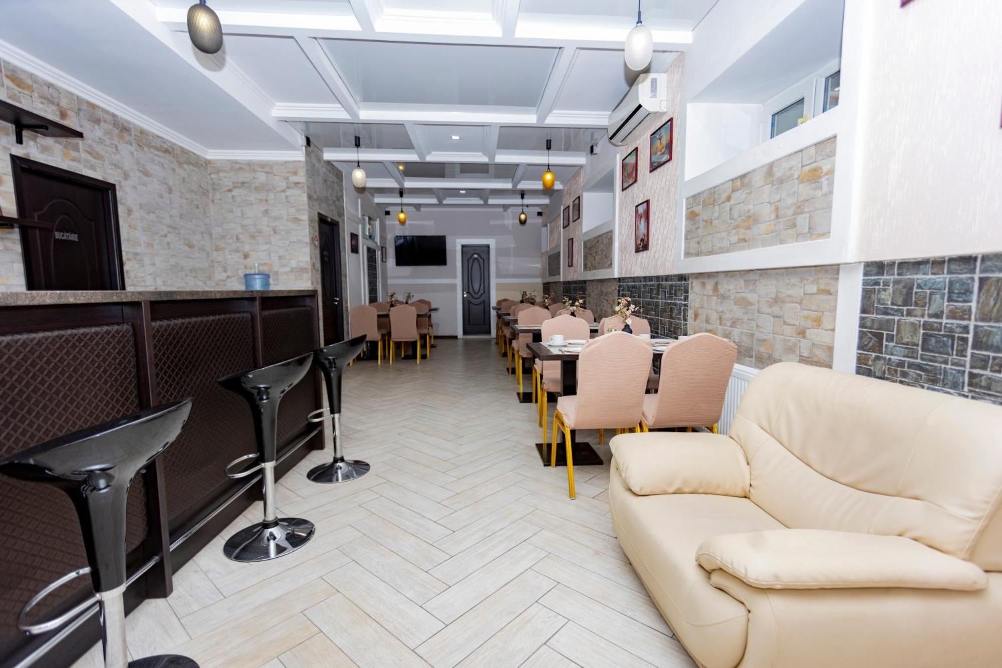 Lolo Hotel تشيسيناو المظهر الخارجي الصورة