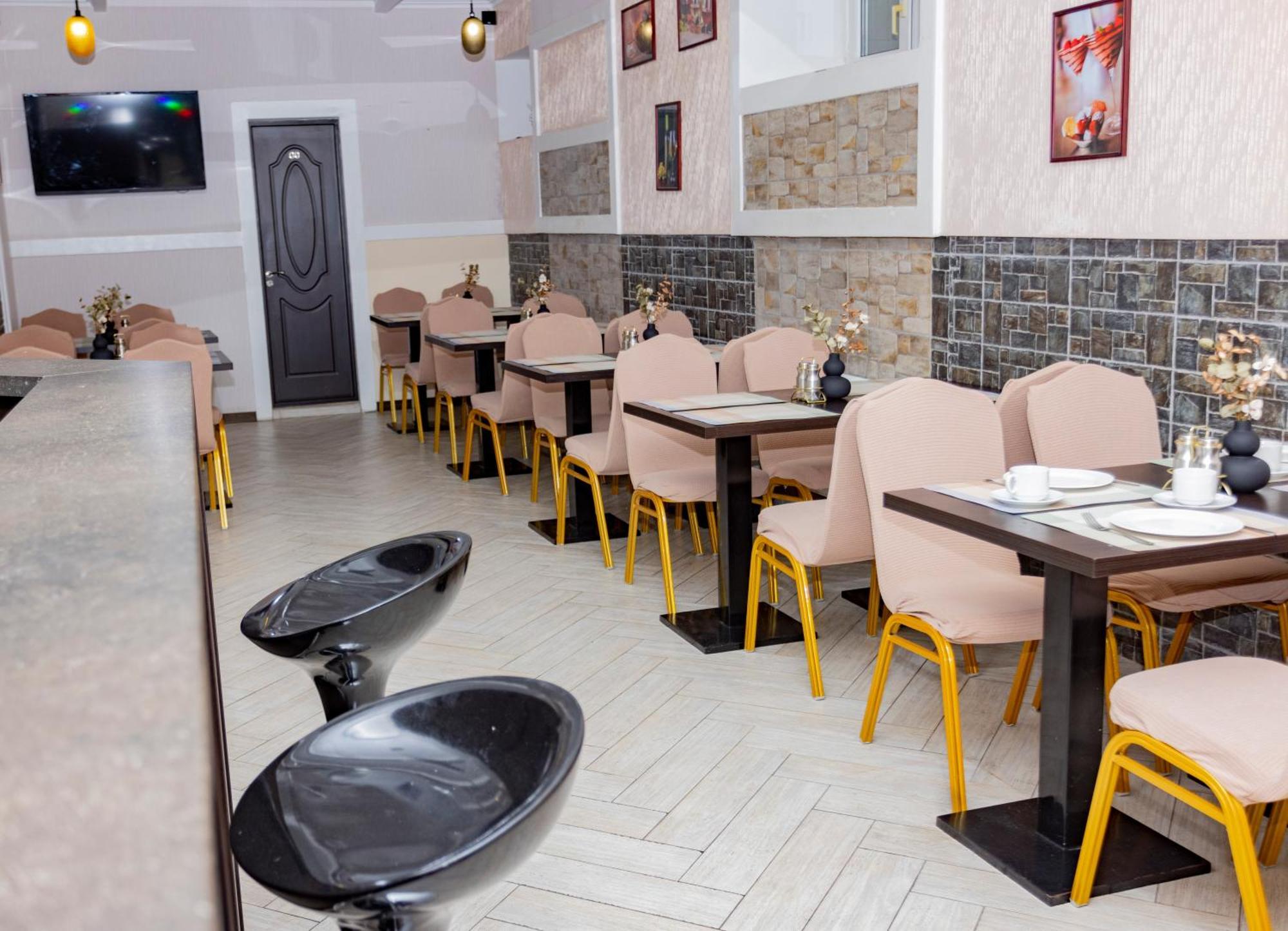 Lolo Hotel تشيسيناو المظهر الخارجي الصورة